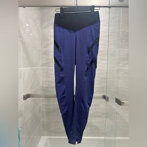 Koral blue and black leggings